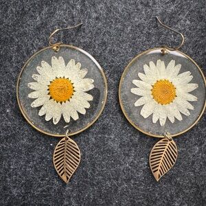 Daisy Resin Earrings with Gold Leaf Charm